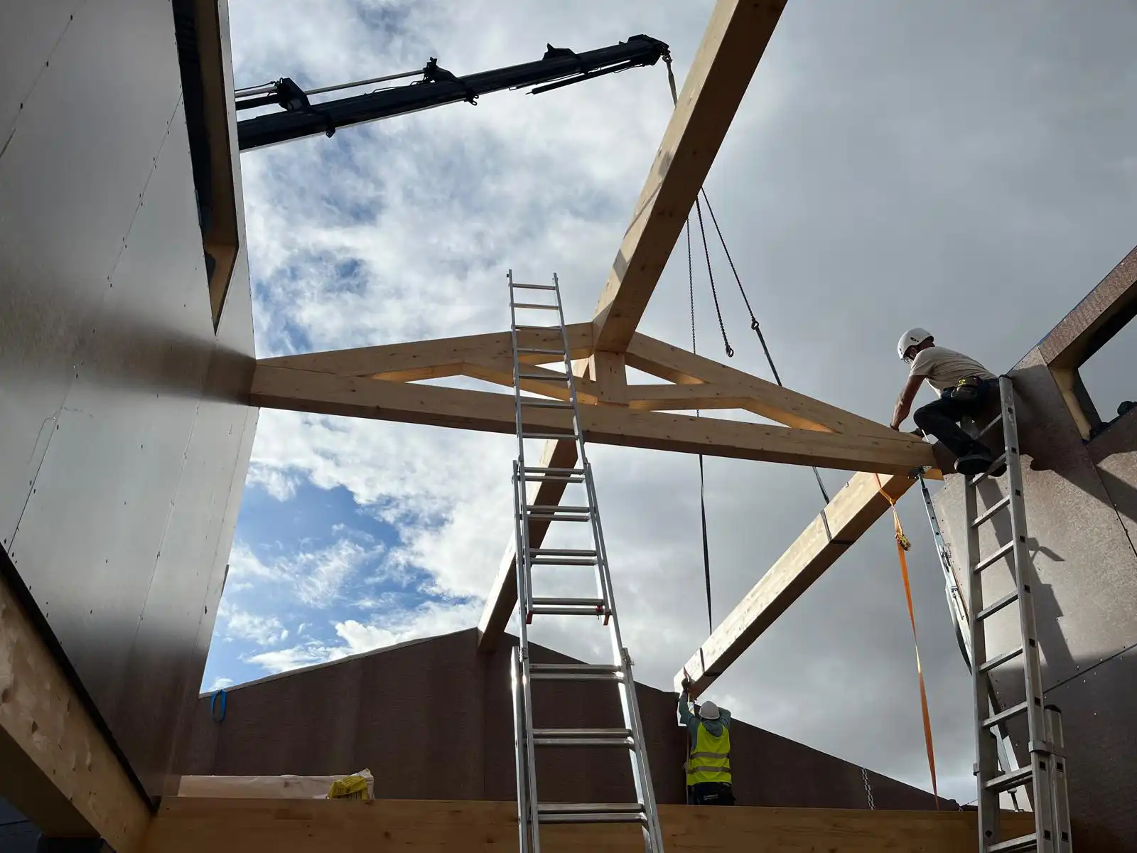 Proceso de construcción industrializada en madera por Ekuo